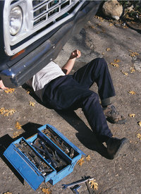 Reparatur - Reparatur eines Fahrzeugs Reparatur - Reparatur eines Fahrzeugs