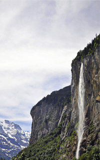 Steilwand - Steilwand mit Wasserfall